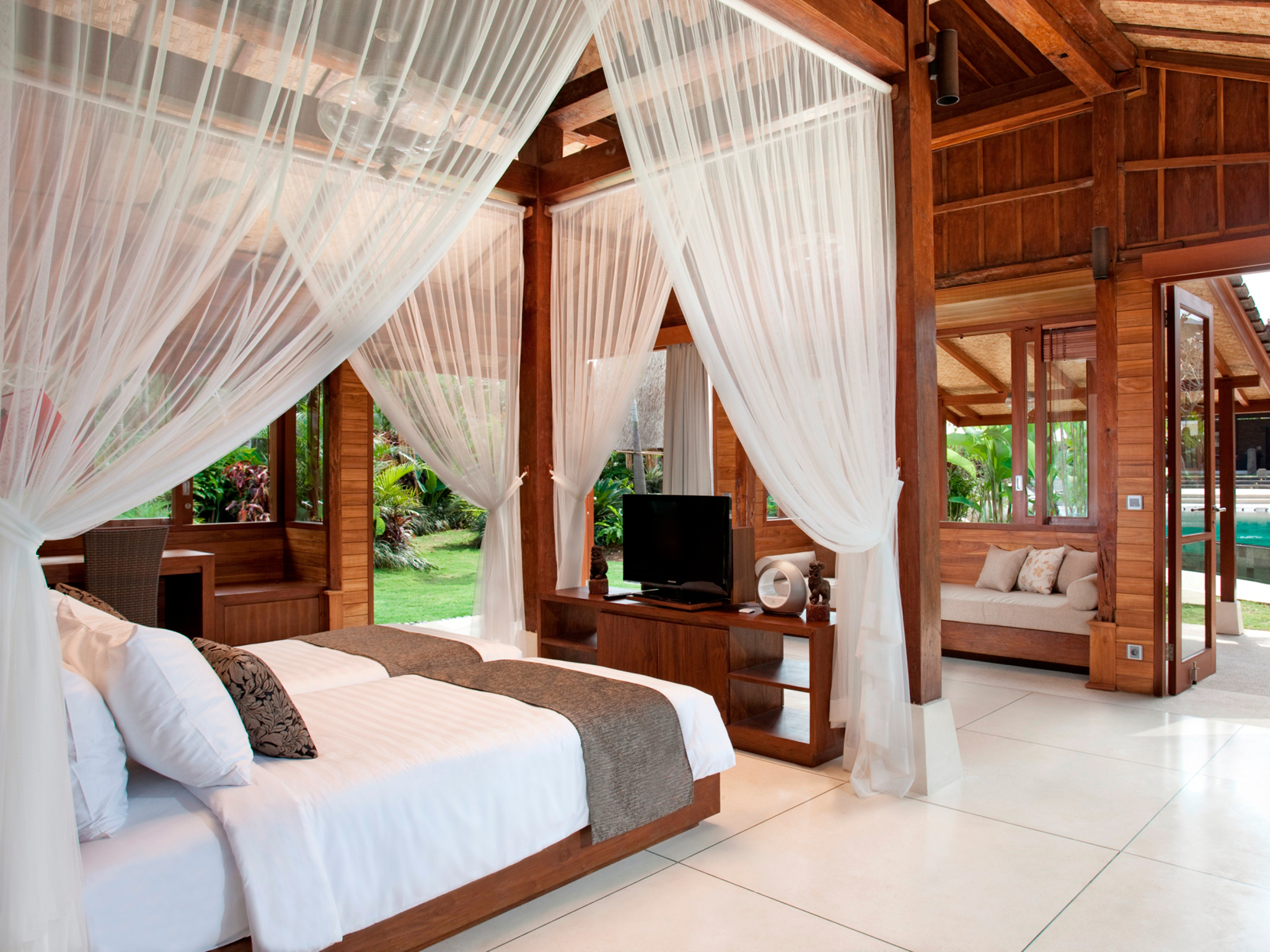 7. Villa Sati - Master bedroom - Dea Villas - Villa Sati, Canggu, Bali
